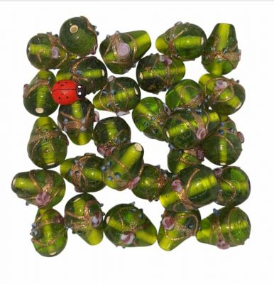 20 Perles indiennes goutte vert olivine 20mm