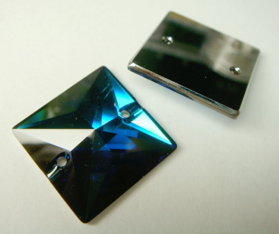 Cabochon carr� 3240-22mm Metallic Blue cristal swarovski