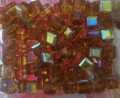 Cube 7mm topaz AB x1