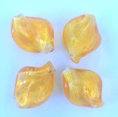 Perle en verre torsad�e orange 