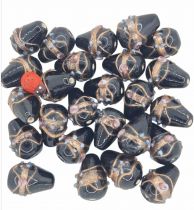 Perle indienne poire - goutte noire 20mm x1
