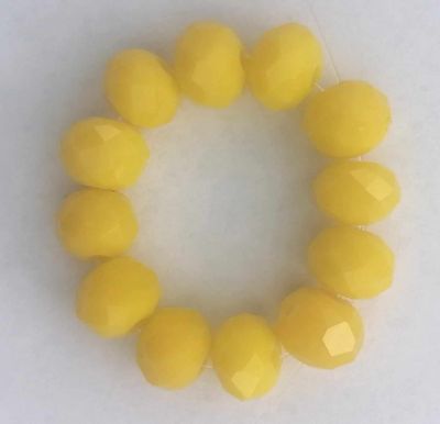 Perle plate � facette en verre jaune mat opaque 6mmx5mm